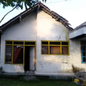 UPZISNU Ranting Sememu Bantu Pendanaan Bedah Rumah Warga Kurang Mampu