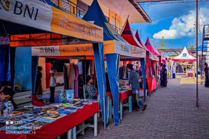 Libur Akhirussanah, Santri An Nur El Aly Tempeh Dilatih Enterpreneur dengan Bazar Santri