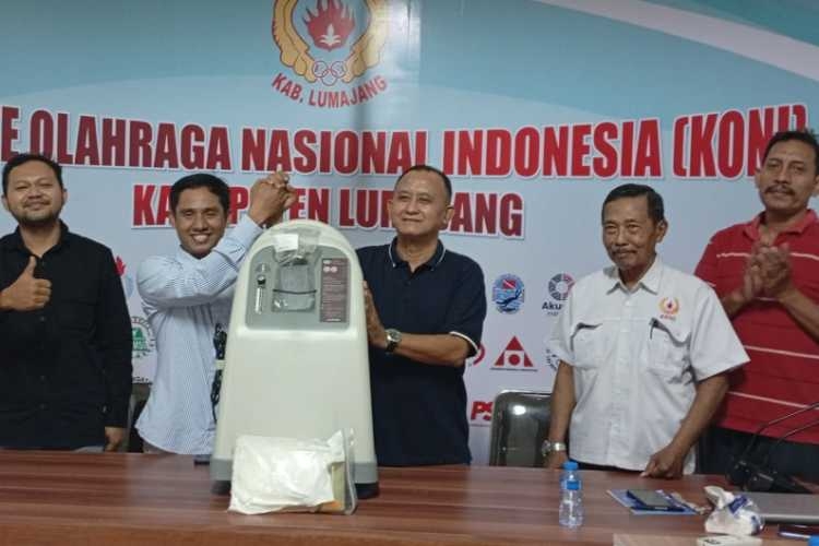 Lakpesdam NU Lumajang Berikan Bantuan Oxygen Konsentrator pada KONI Lakpesdam NU Lumajang Berikan Bantuan Oxygen Konsentrator pada KONI