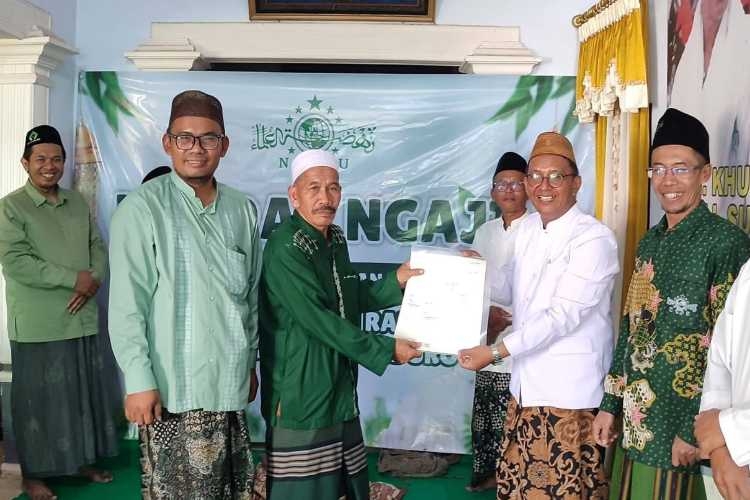 LWP PCNU Lumajang serahkan sertifikat wakaf LWP PCNU Lumajang serahkan sertifikat wakaf